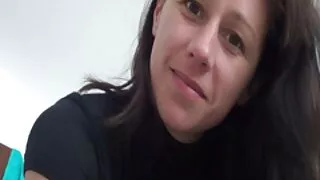 Titty MILF move sua  ...