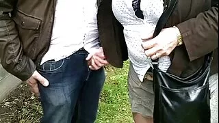A mãe gordinha está  ...