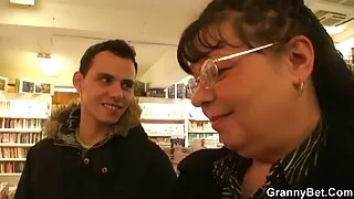 Garota encaracolada  ...