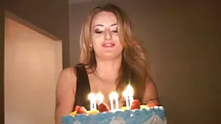 A gata loira gostosa ...